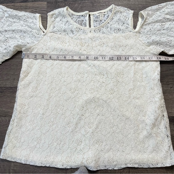 Monteau Girls Ivory All Over Lace Cold Shoulder Short Sleeve Top Size XL (14) - Picture 2 of 6